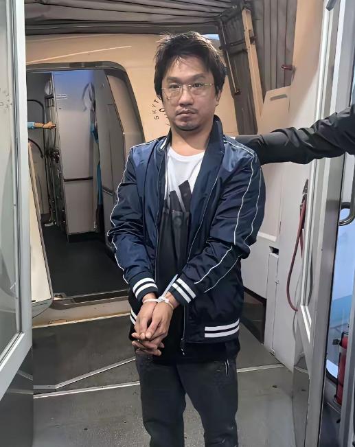 谁都没想到，一个在菲律宾的老乡昨晚告诉我：施纯芳在那专绑同胞，赎金到手竟还撕票。