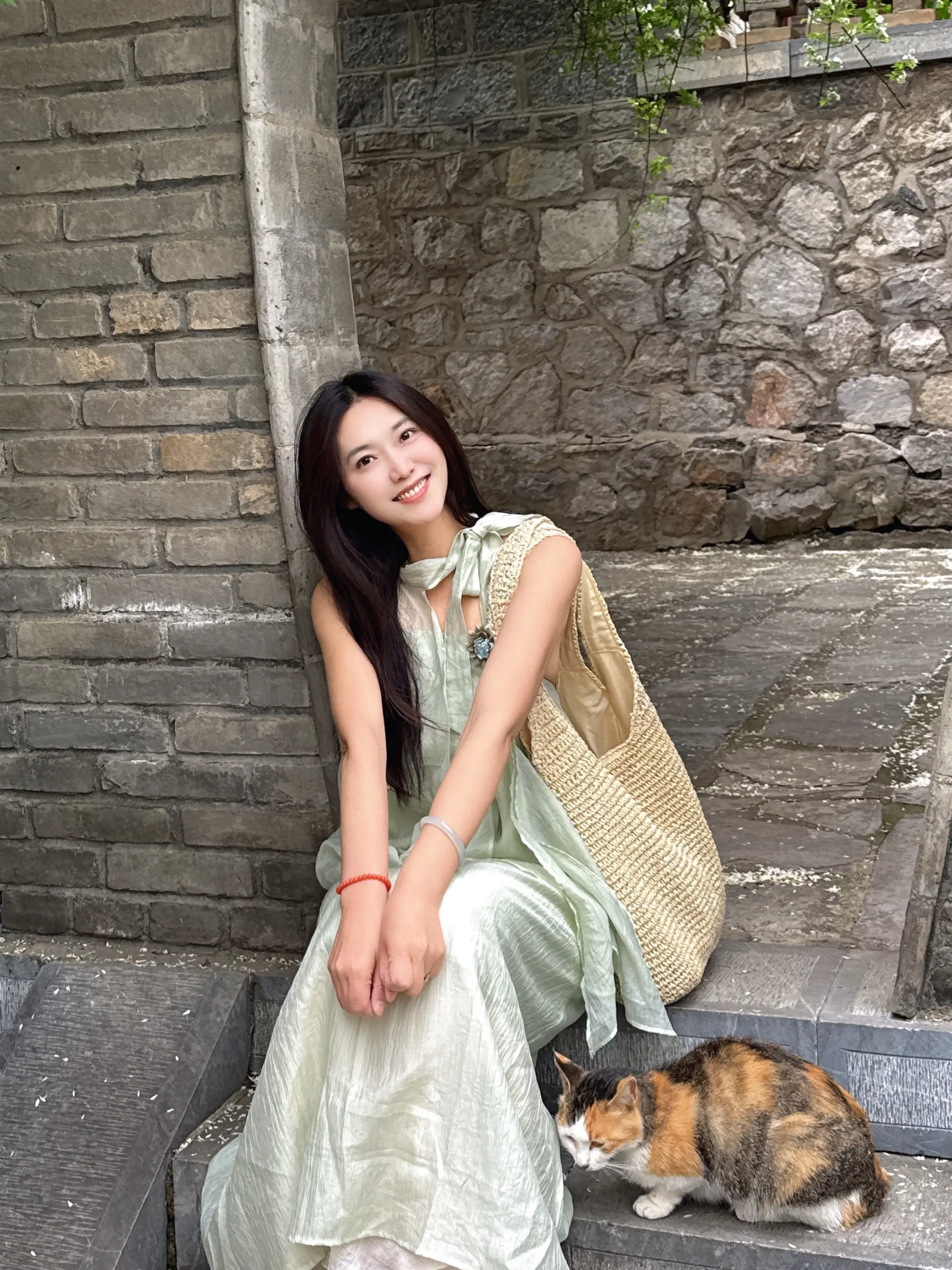 日落跌入昭昭星野，人间忽晚，山河以秋