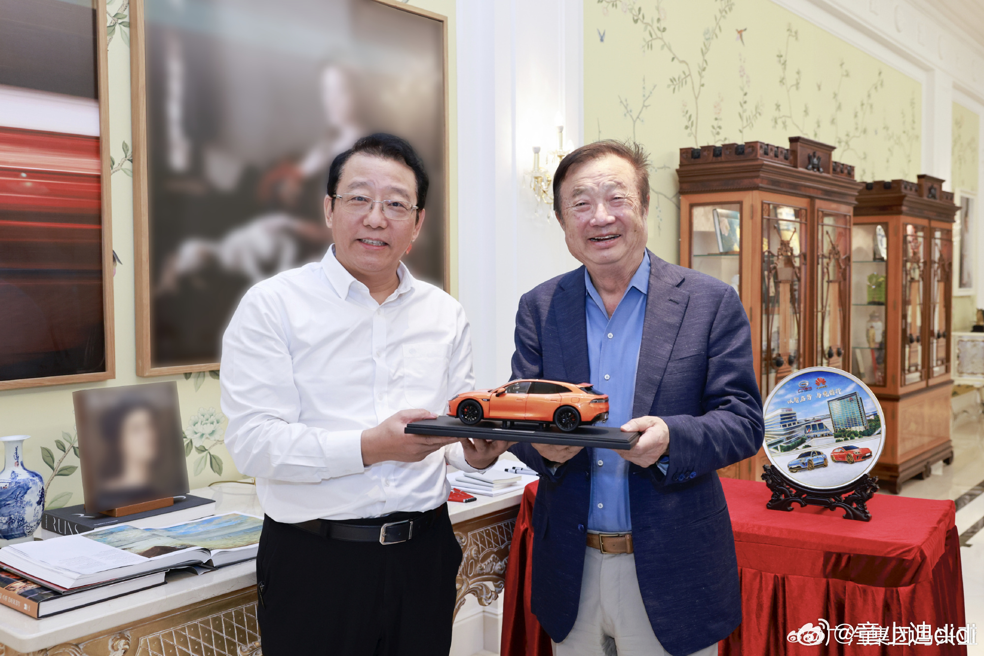 华为创始人任正非近期会面两大车企高管。9月22日，东风汽车总经理冯长军赴深圳，与