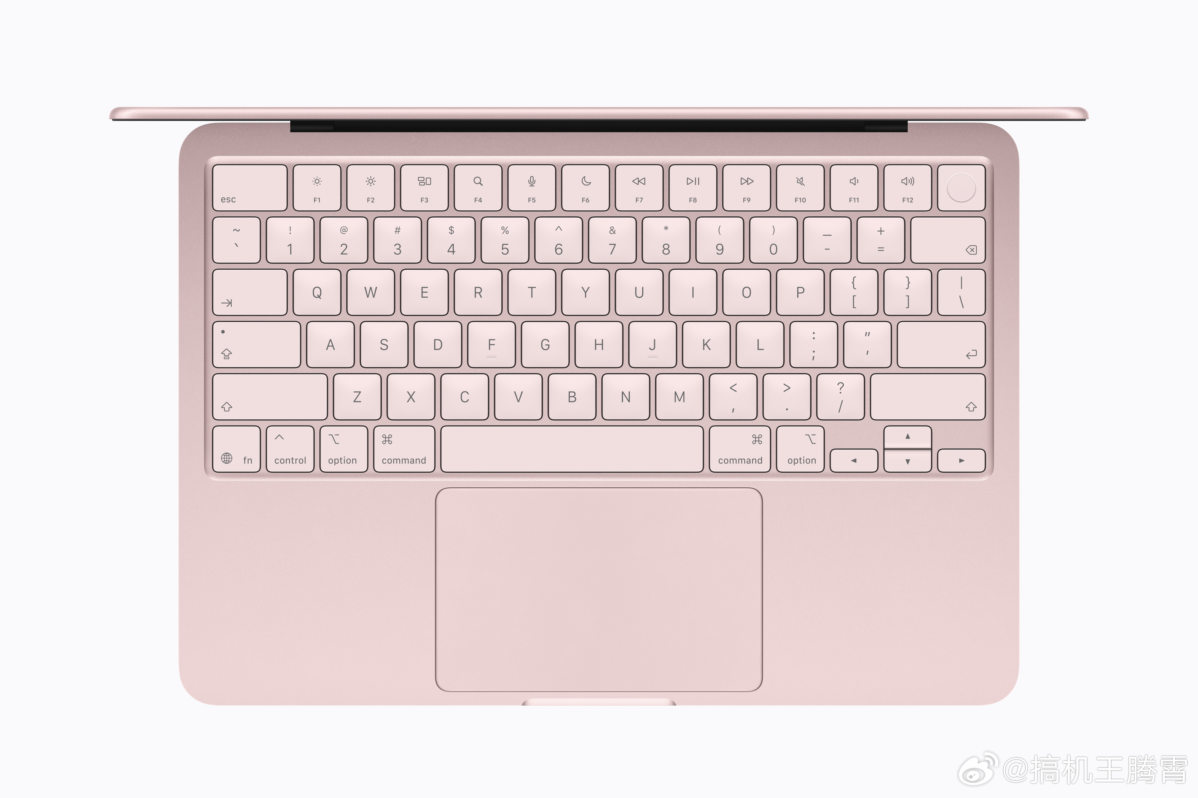 【苹果发布全新MacBookNeo】搭载A18 Pro处理器，提供银色、桃粉色、