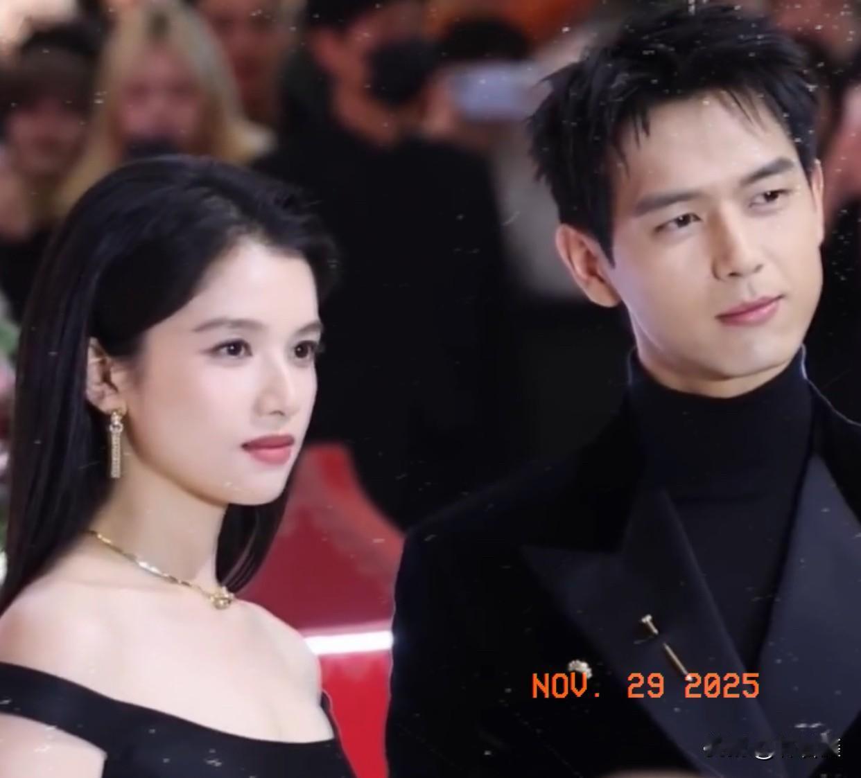 李现、张婧怡同框出席活动，男帅女美好养眼！

有网友在上海恒隆广场偶遇李湘张婧怡