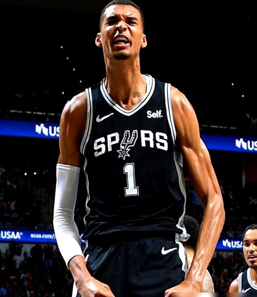 NBA最狠的操作，不是顶薪续约，而是有勇气砍掉那些不合适的过去。

2月刚裁掉9