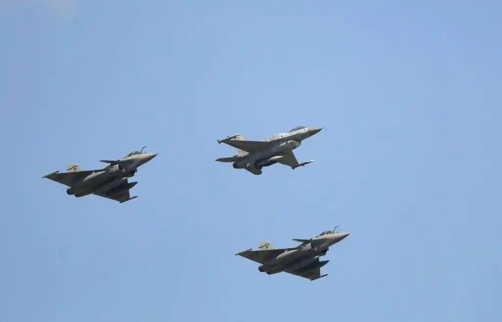 乌克兰遭袭，东欧局势彻底绷紧了！3月24号俄方无人机在乌克兰西边大肆行动，直接把