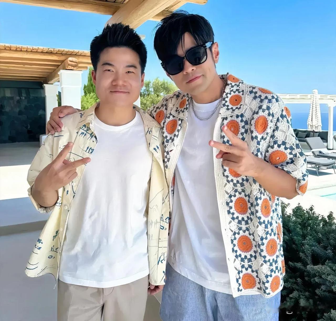 “寒门出贵子”
听父辈人说：“金钱、才能、社会关系，三者拥有一个就可以实现人生理