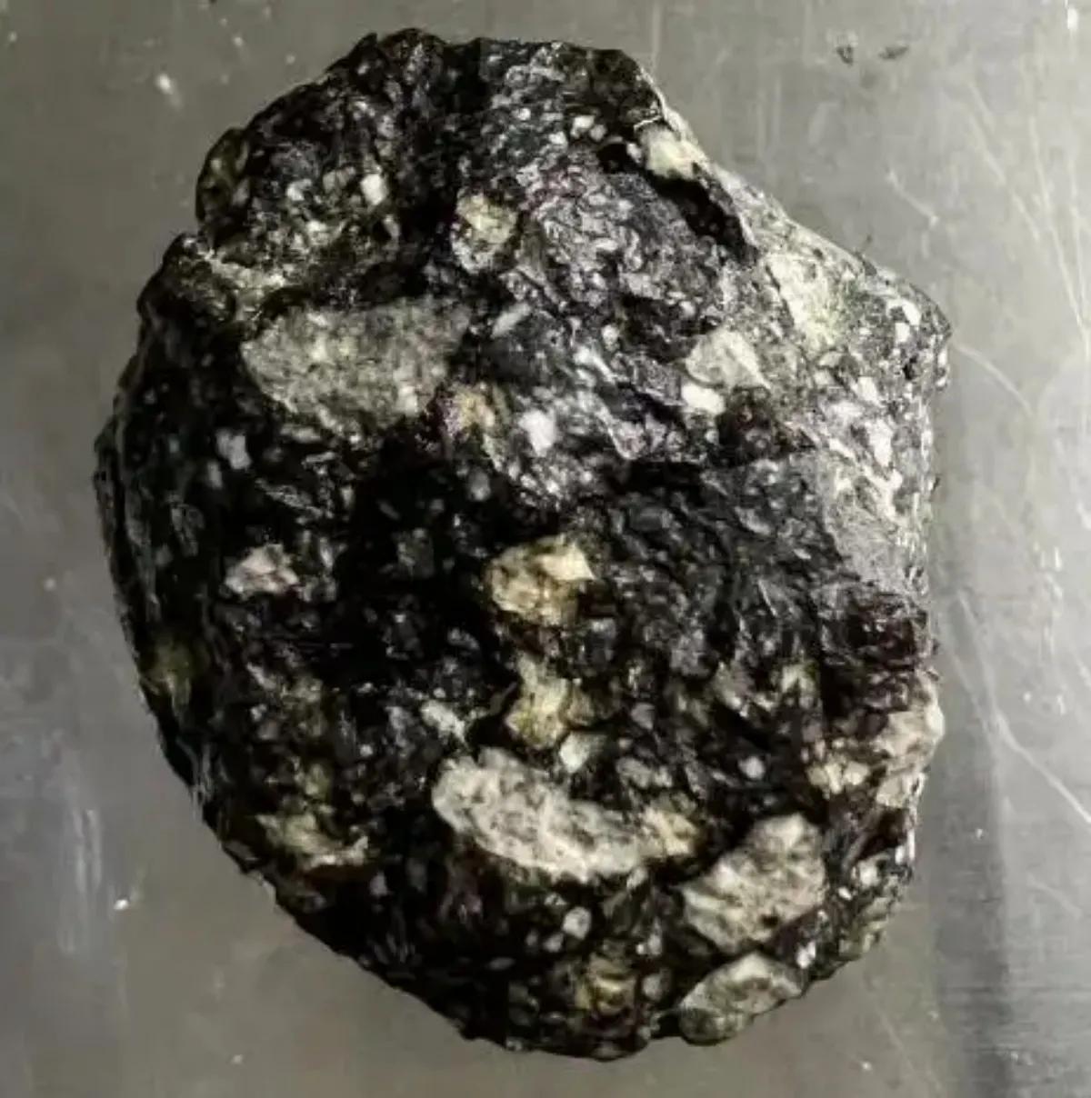 地球上也会有月球陨石，可能很多朋友都不相信这一说法，实际上是真有的。2024年时