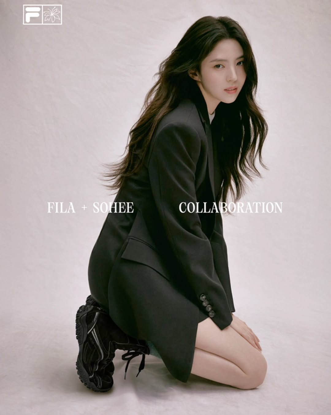 热帖，现在社交论坛反应很好的，韩素希参与设计的斐乐限定版鞋子 