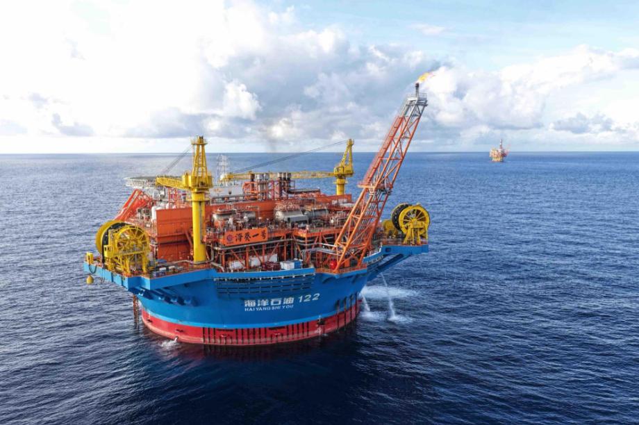 340万桶俄油堵在中国近海，中国为啥不接？答案很现实。黄海海域五艘满载俄罗斯乌拉