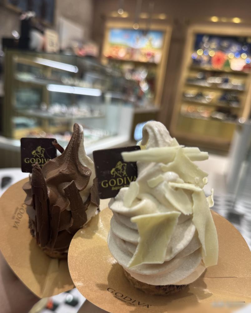 我家大妈现在有家不能回，那脾气一点就着，我和胖子说啥都是错的，只要张嘴就要挨怼。