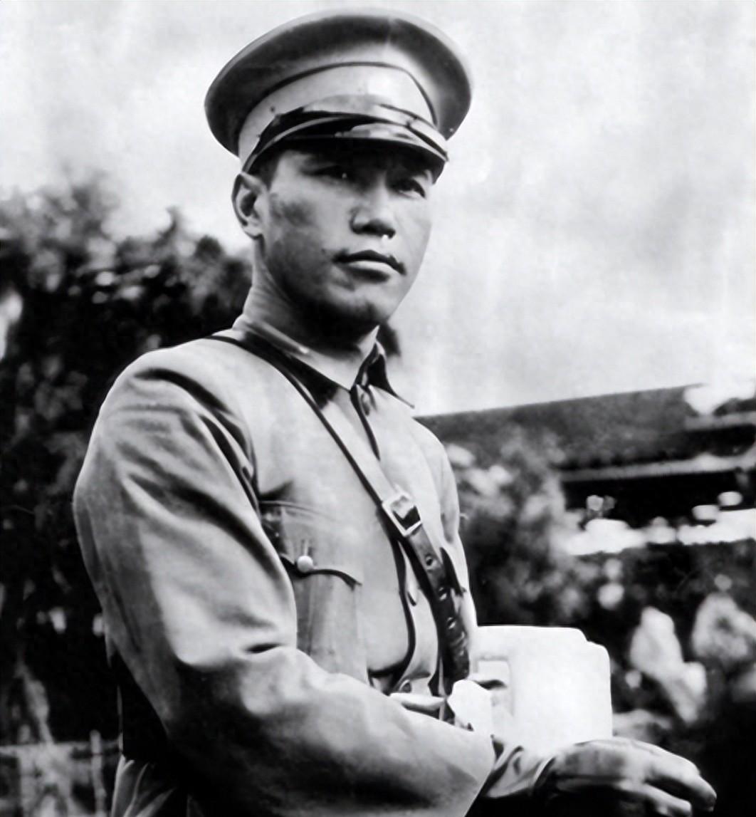 1924年蒋介石读错一个常用字，结果全国人民跟着误读，甚至新华字典也被迫修改！