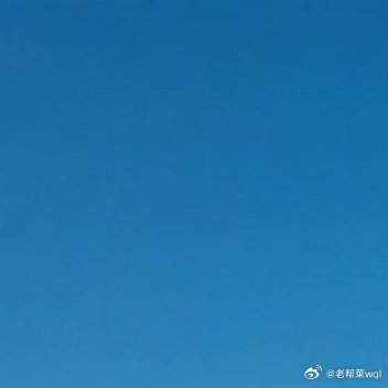 暖暖的太阳，送给你灿烂的笑容；轻轻的风，吹开你紧琐的眉头。让所有忧愁随风而去，请
