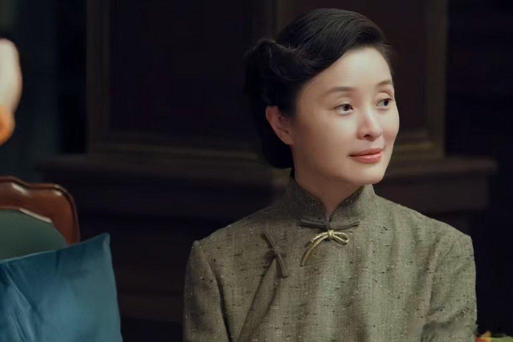 吴越的端庄和曾黎的明艳绝配 谁懂啊！《沉默的荣耀》中吴越的端庄内敛，遇上曾黎的明