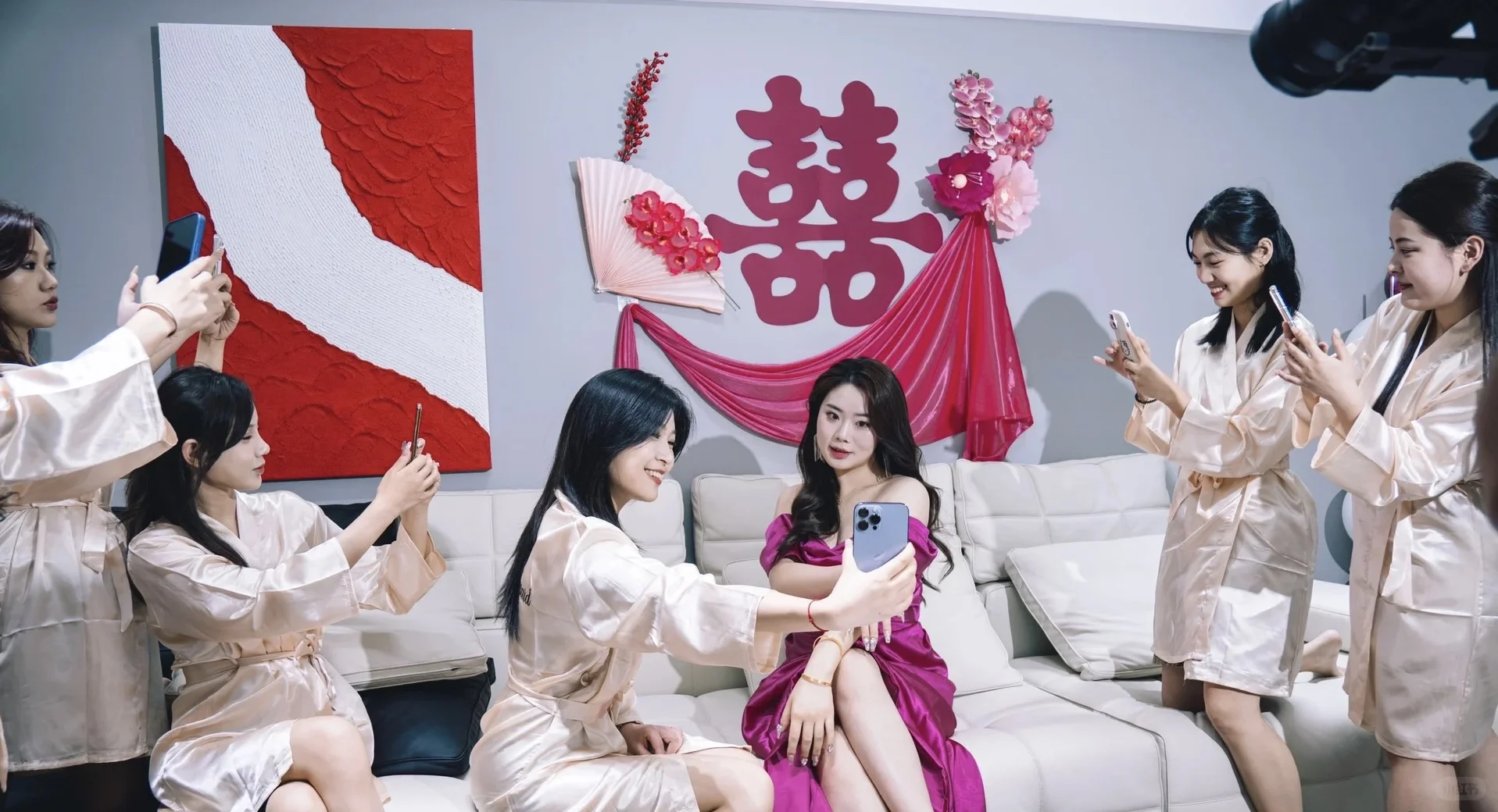 客厅沙发背景墙挂画《红红火火》需要买画联系