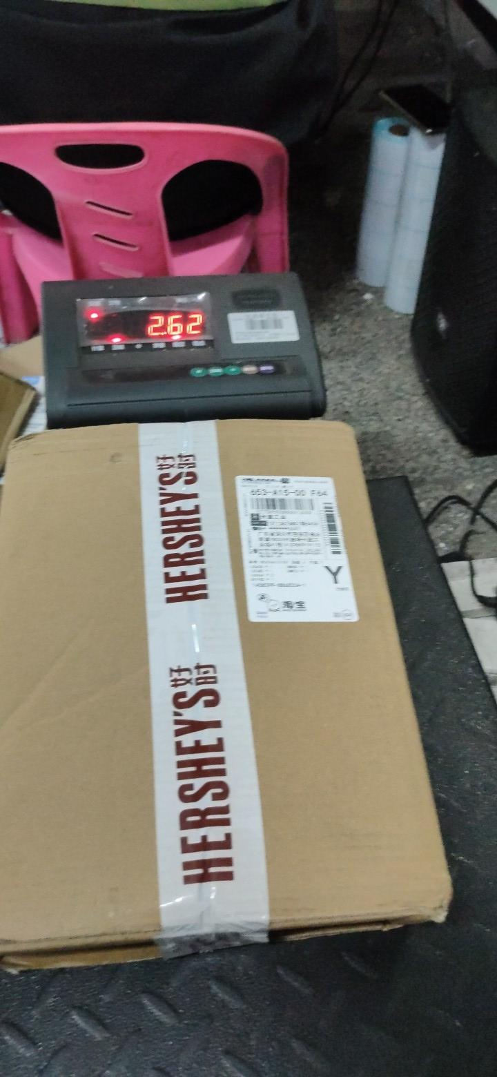 好大一箱！！1.91x2但竟然没有巧克力重四包好时就要2.62希望下周一就能收到