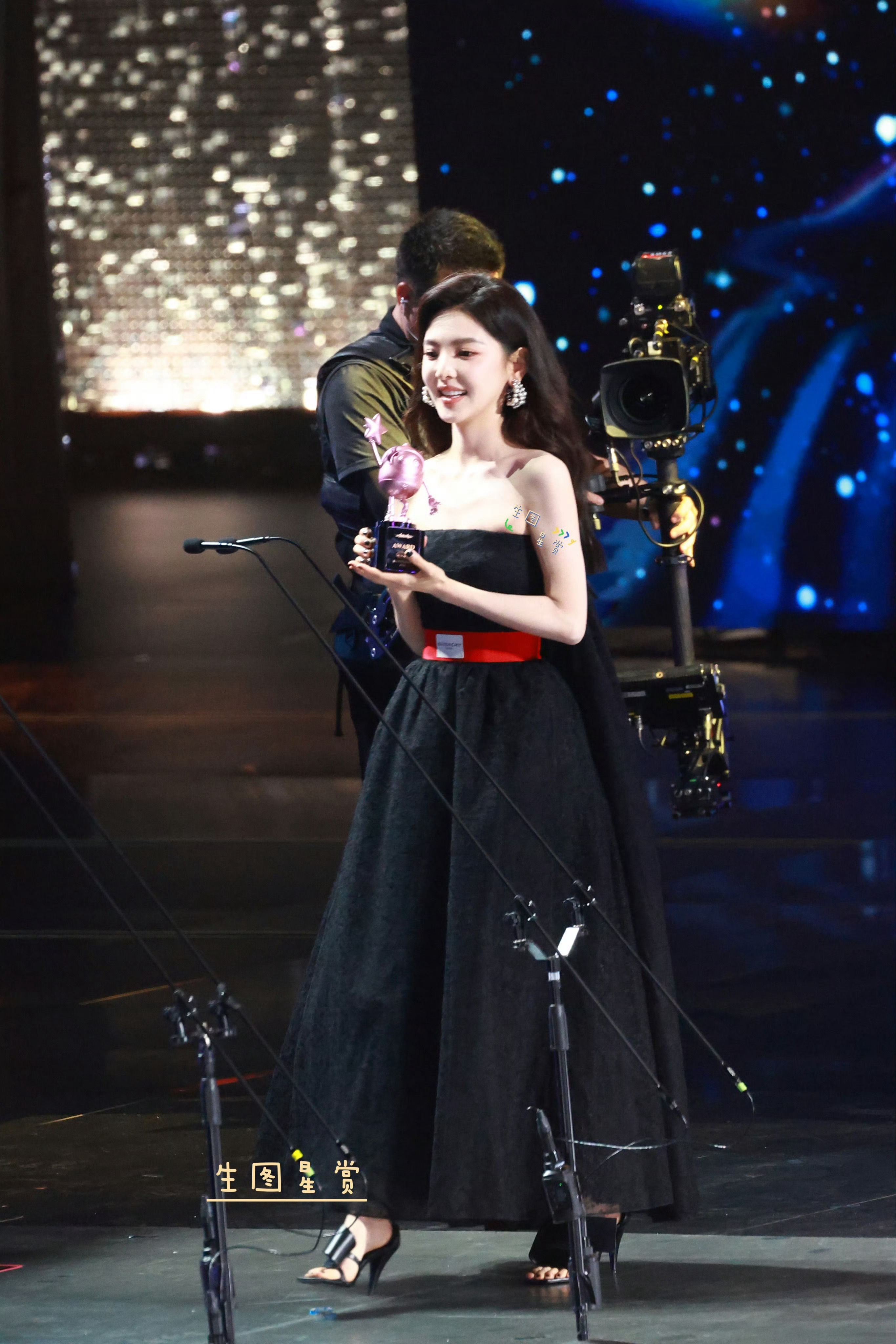 章若楠内场这套好好看章若楠尖叫之夜太美了啊 