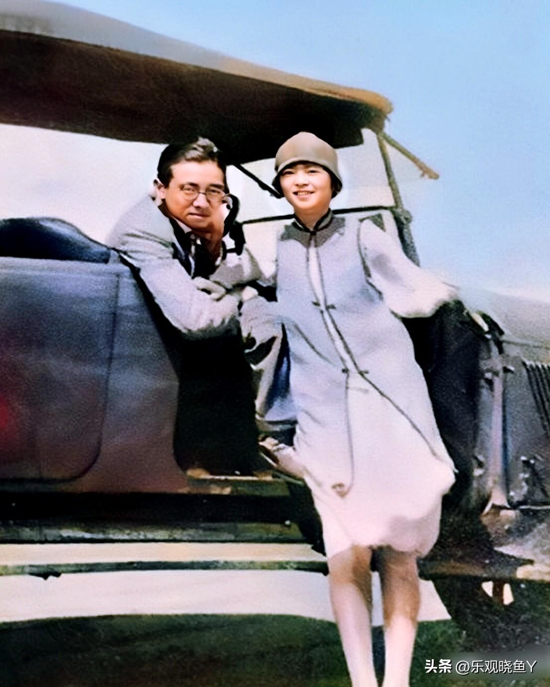 一九二八年，在欧洲度蜜月的梁思成与林徽因。这可不是演戏，也并非演员所饰演，而是当