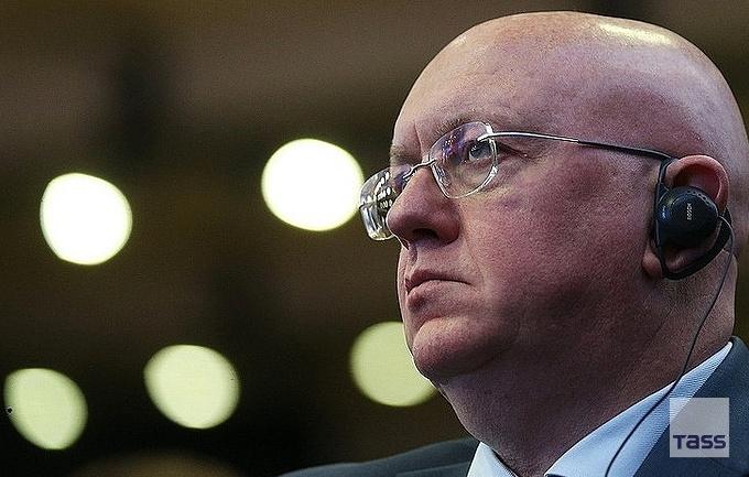 新闻快讯——俄罗斯常驻联合国代表瓦西里·涅边贾表示，联合国及秘书长安东尼奥·古特