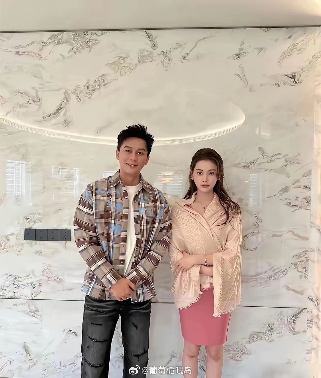 李晨身边这个美女是谁啊，也太好看了吧 ​​​
