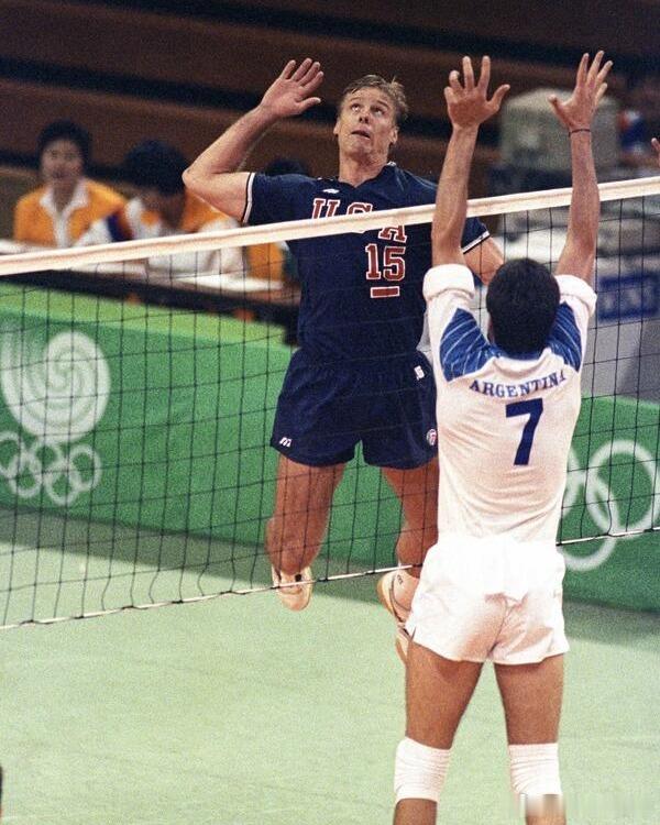1988汉城奥运男排经典战：美国队2-0落后惊天大逆转阿根廷，这场比赛至今仍是排