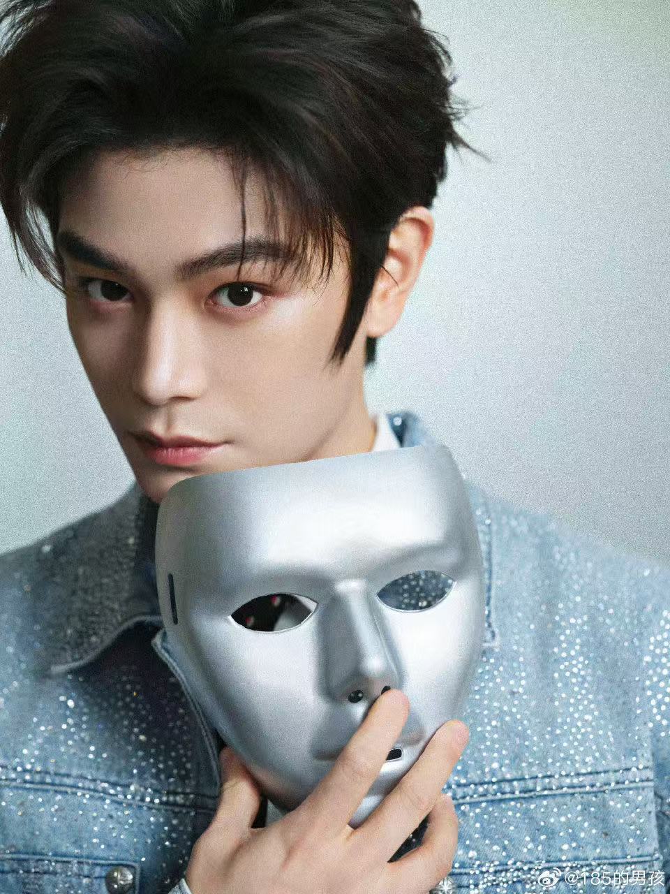 丁禹兮你是懂粉丝想看什么的 刷到丁禹兮的每一次出现都在疯狂加分，古装绝美现代帅气