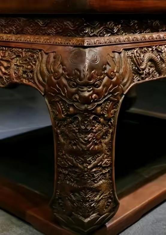 2000年，败家丈夫花8万块买一张桌子，激动得吃不进饭睡不好觉，妻子哭着闹着要离