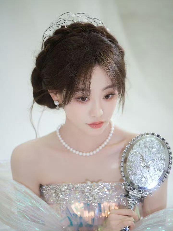祝绪丹，女娲是不是偏爱你了你说[可怜][可怜][可怜]怎么美成这样 