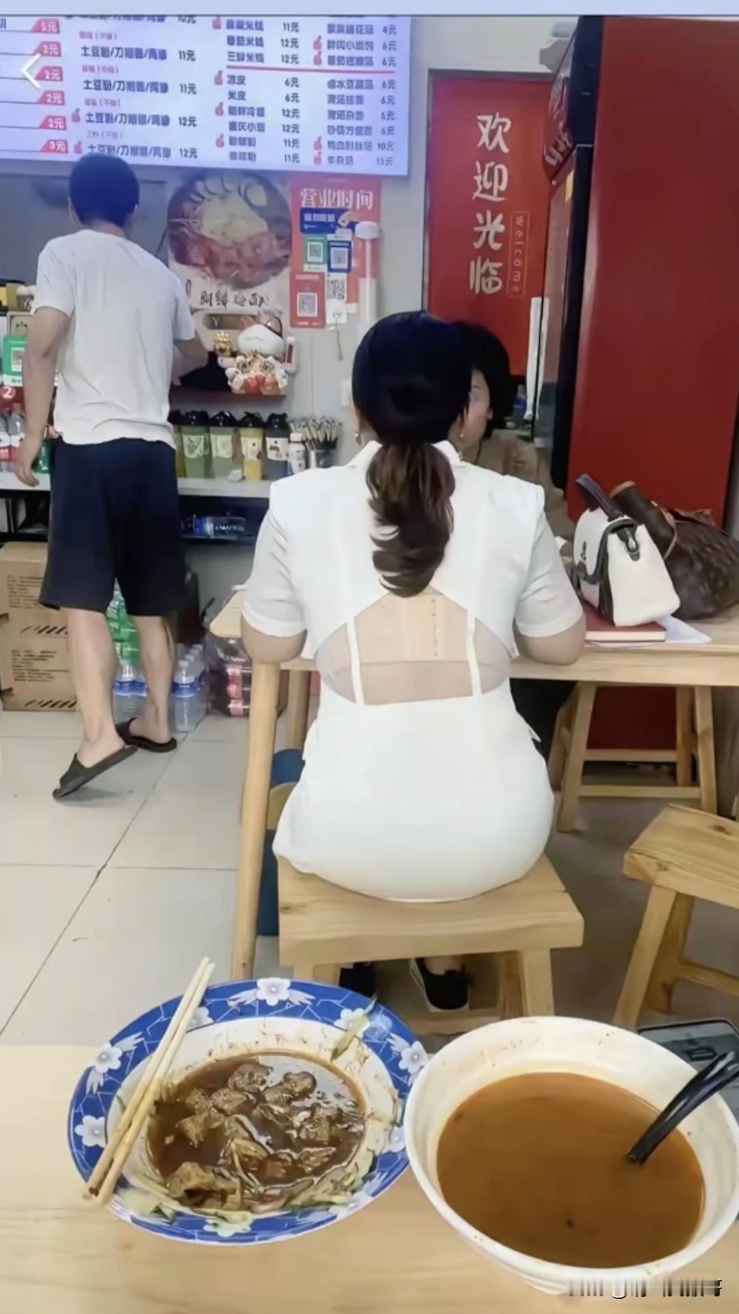 这家店子的牛肉面挺不错的，下次还会再来。