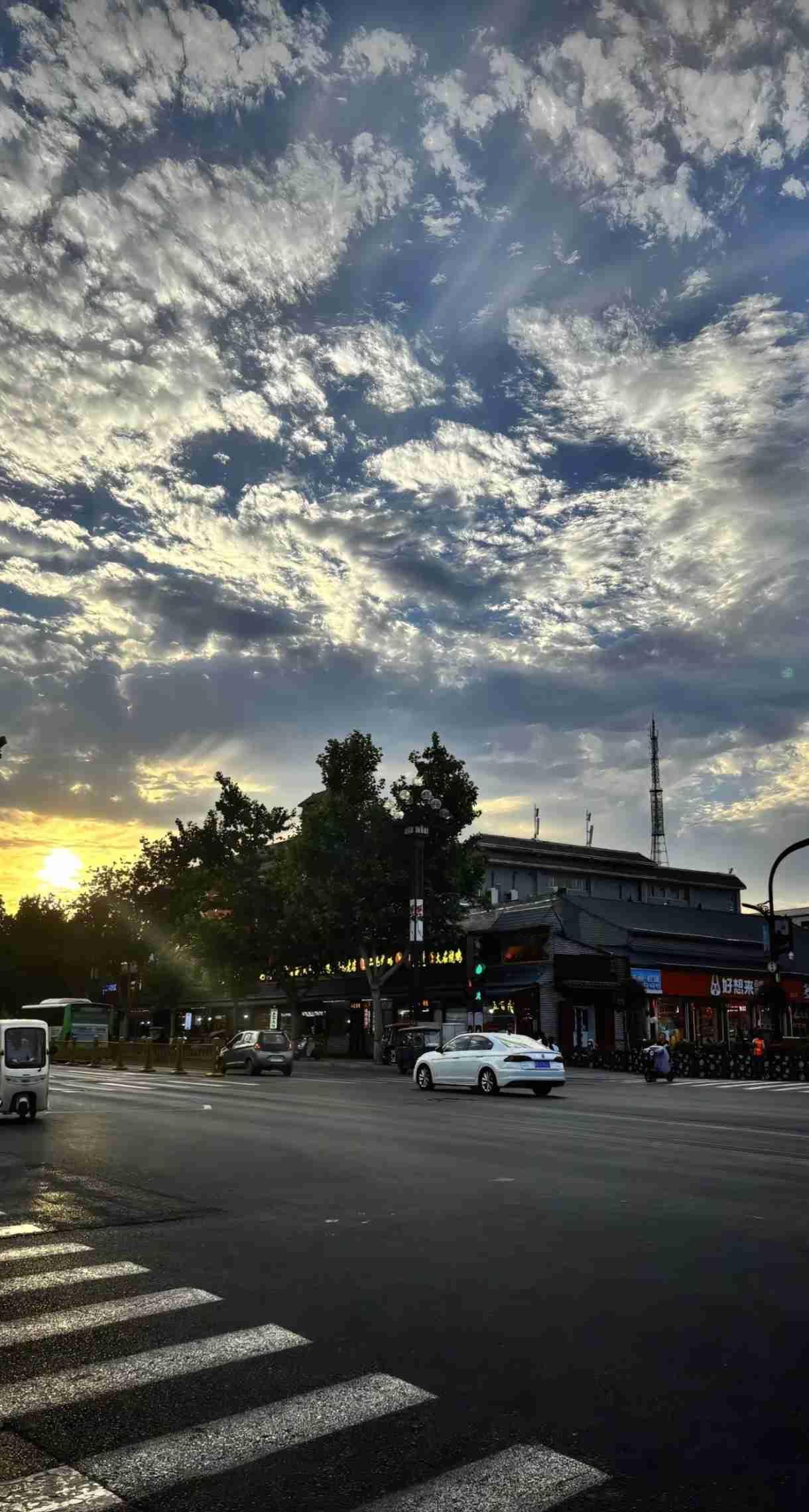 我的今日状态：😁轻松愉快
我这里的天气：☀️晴天


🧸|🅖☻☻🅓 ’͜