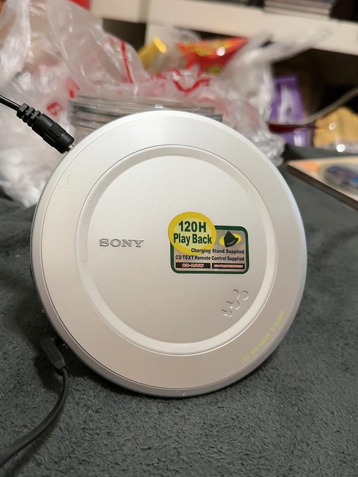 音乐真的是个神奇的东西，能让人放松心情、愉悦身心。当听到喜欢的音乐，大脑会分泌多