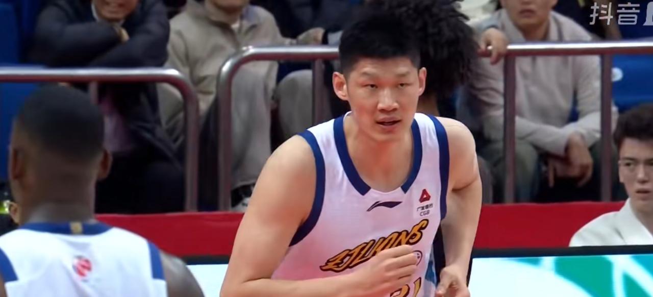 庞峥麟度秒绝平比赛，却未能帮主队赢球！太精彩了。
3月22日晚这场CBA比赛太刺