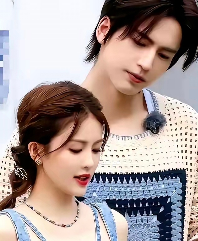 张凌赫合作过的女演员中，你觉得张凌赫和谁最有CP感 