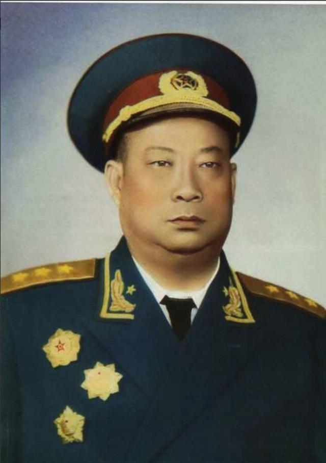 1947年，我军缴获一匹战马，贺龙一看特征脸色大变，当即下令：派一个师也要把马主