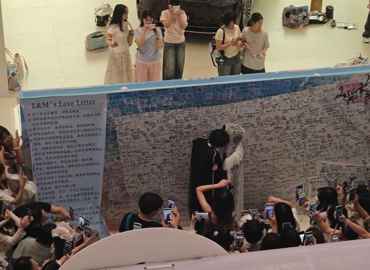 tg橹穆重庆线下活动路人视角，居然还真亲吗