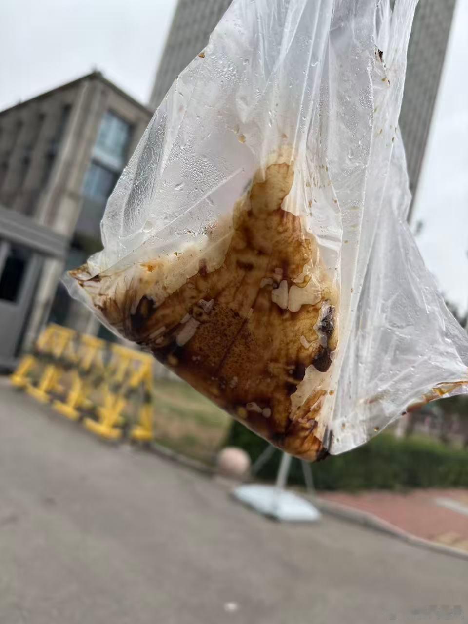 可怜的糖三角，在微波炉里热炸了[二哈][二哈][二哈] ​​​