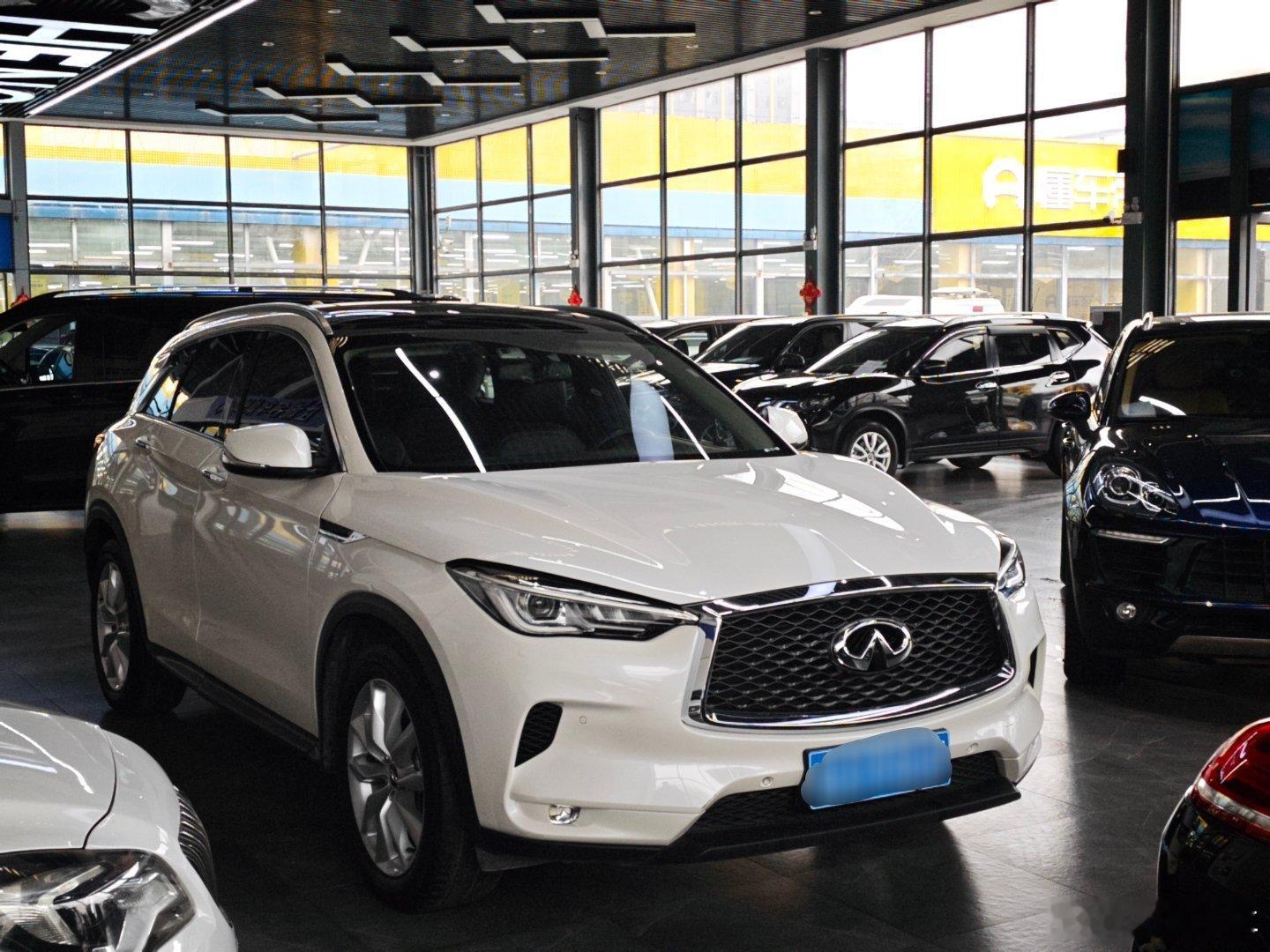 QX50到店 做了个洗车抛光 第三方检测 这个成色真棒哇 20年上牌 一手车 2
