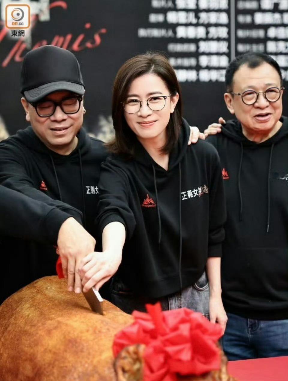 许绍雄遗作 欢喜哥许绍雄还有一部待播剧是和佘诗曼再合作的《正义女神》[捂嘴哭][
