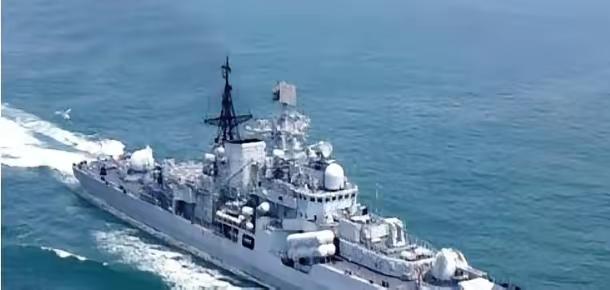 中国为什么不卖掉现代级驱逐舰呢？说白了，现在卖给谁都是砸手里，中东土豪看不上蒸汽