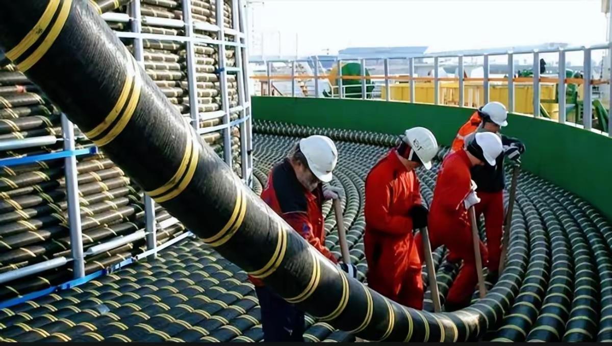 美国又搞小动作，打算封杀中国海底光缆技术。美国联邦通信委员会立下新规，禁止含中国