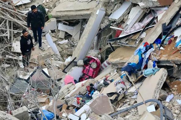 10个国家加上欧盟，一起出手施压了，直白跟黎巴嫩、以色列说，别打了赶紧坐下来谈，