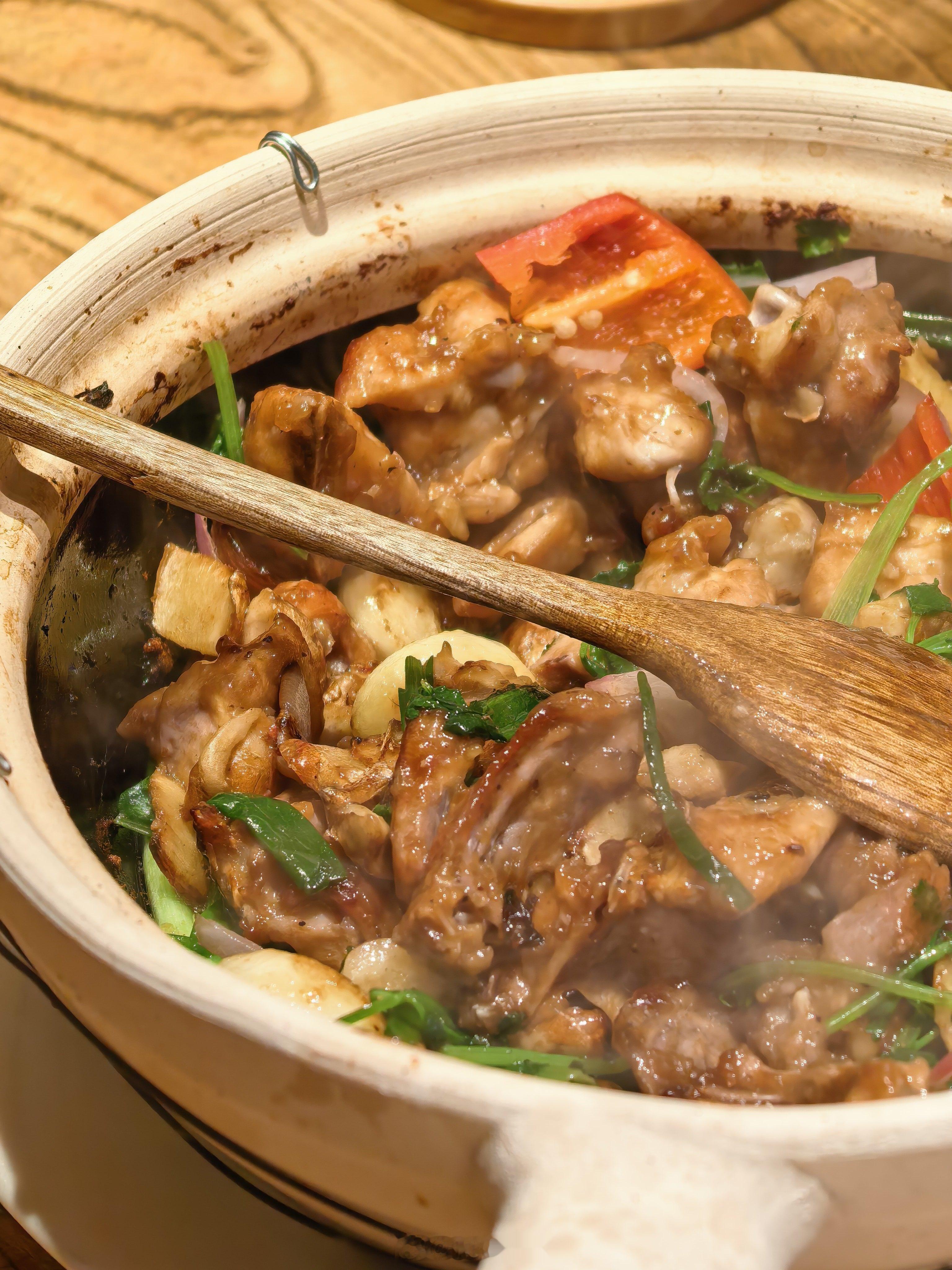 加入到豪华午餐阵容。 