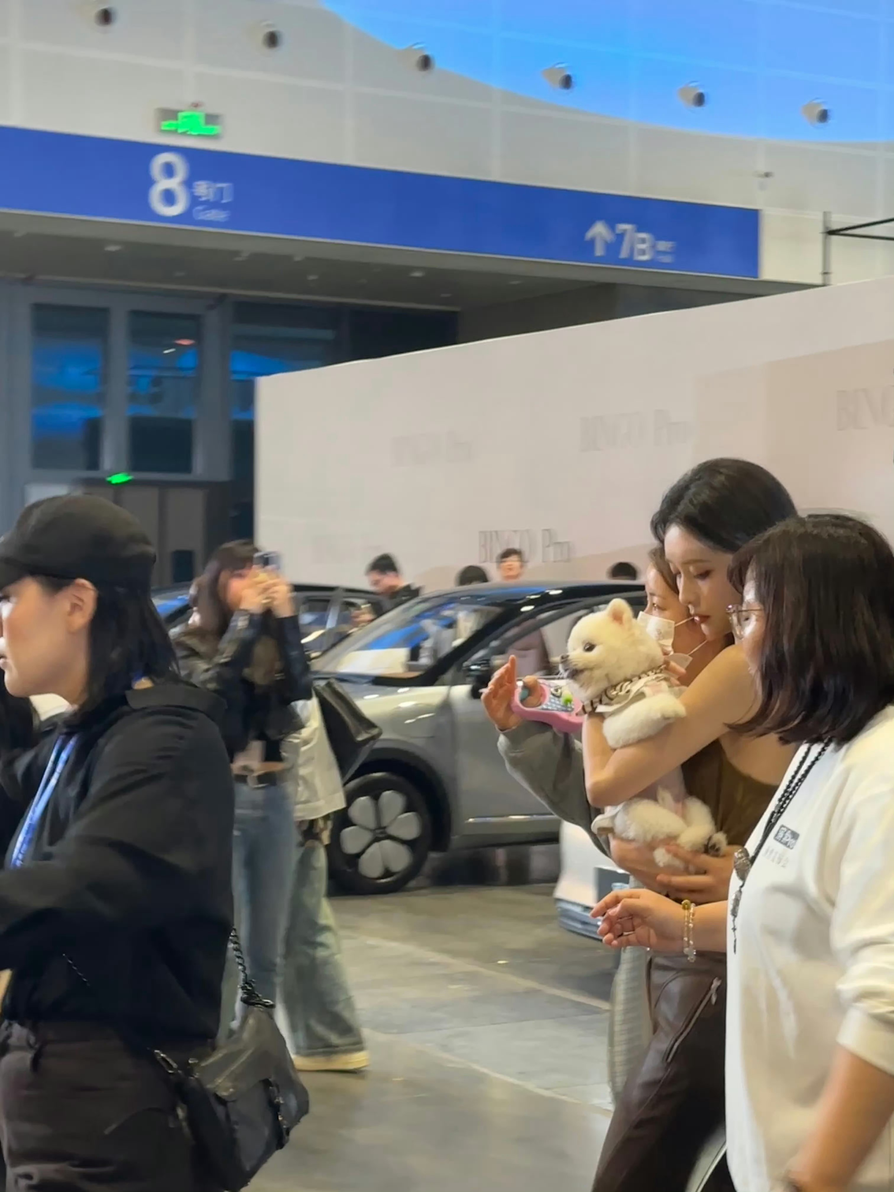 缤果Pro 好家伙这人山人海孟姐也来了行了今天第二大任务完成第一大是啥？蹲一下新