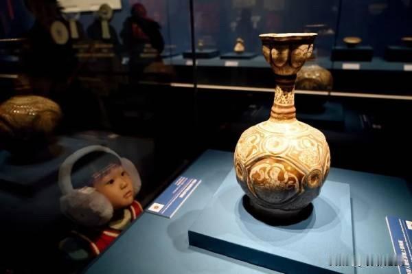 战火之下！4位伊朗人携151件国宝来华，背后藏太多深意

谁也没想到，局势动荡的