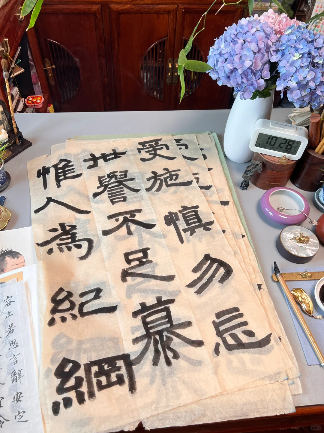 还是不能太胖ʕ•̫͡•ʔ站着写字后脚跟疼