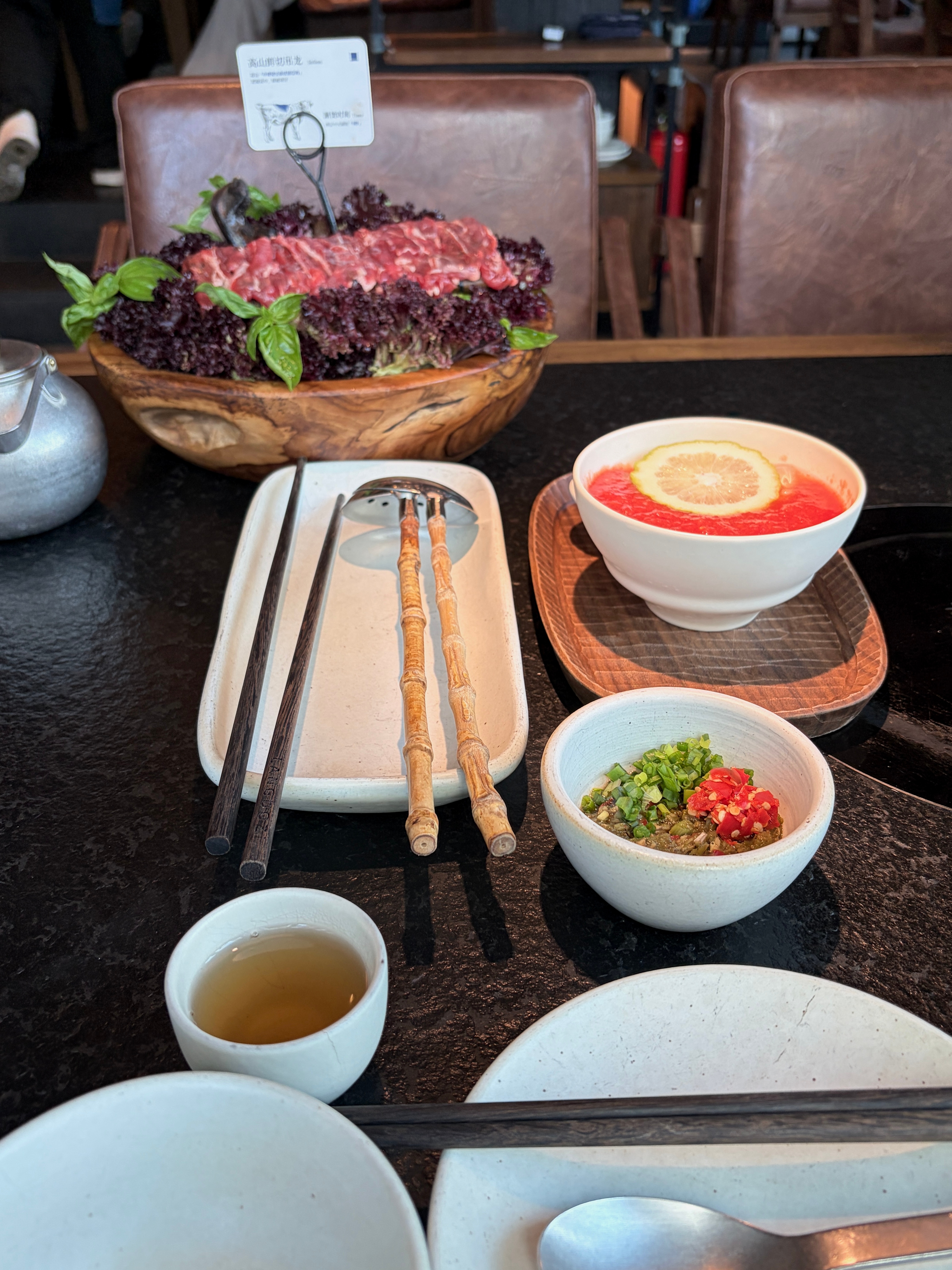 吃饱喝足！ 