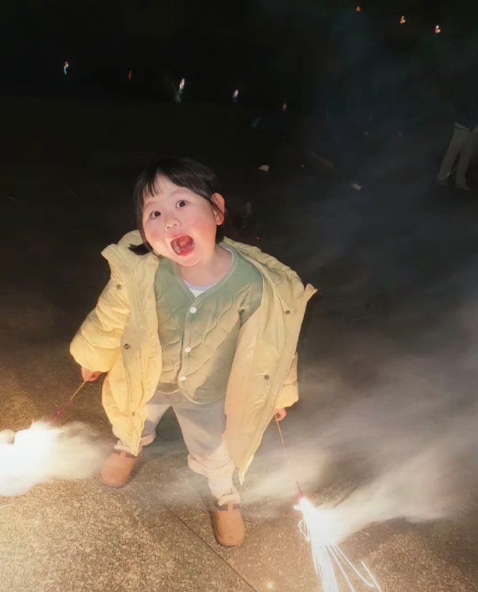 瑶一瑶小肉包已停更一个月她真的好可爱！ ​​​