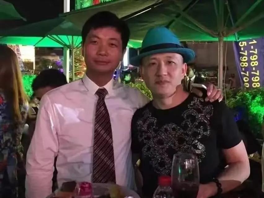 柬埔寨：当“商会会长”变成“黑帮教父”。

听说过“白天当会长，晚上当土匪”的戏