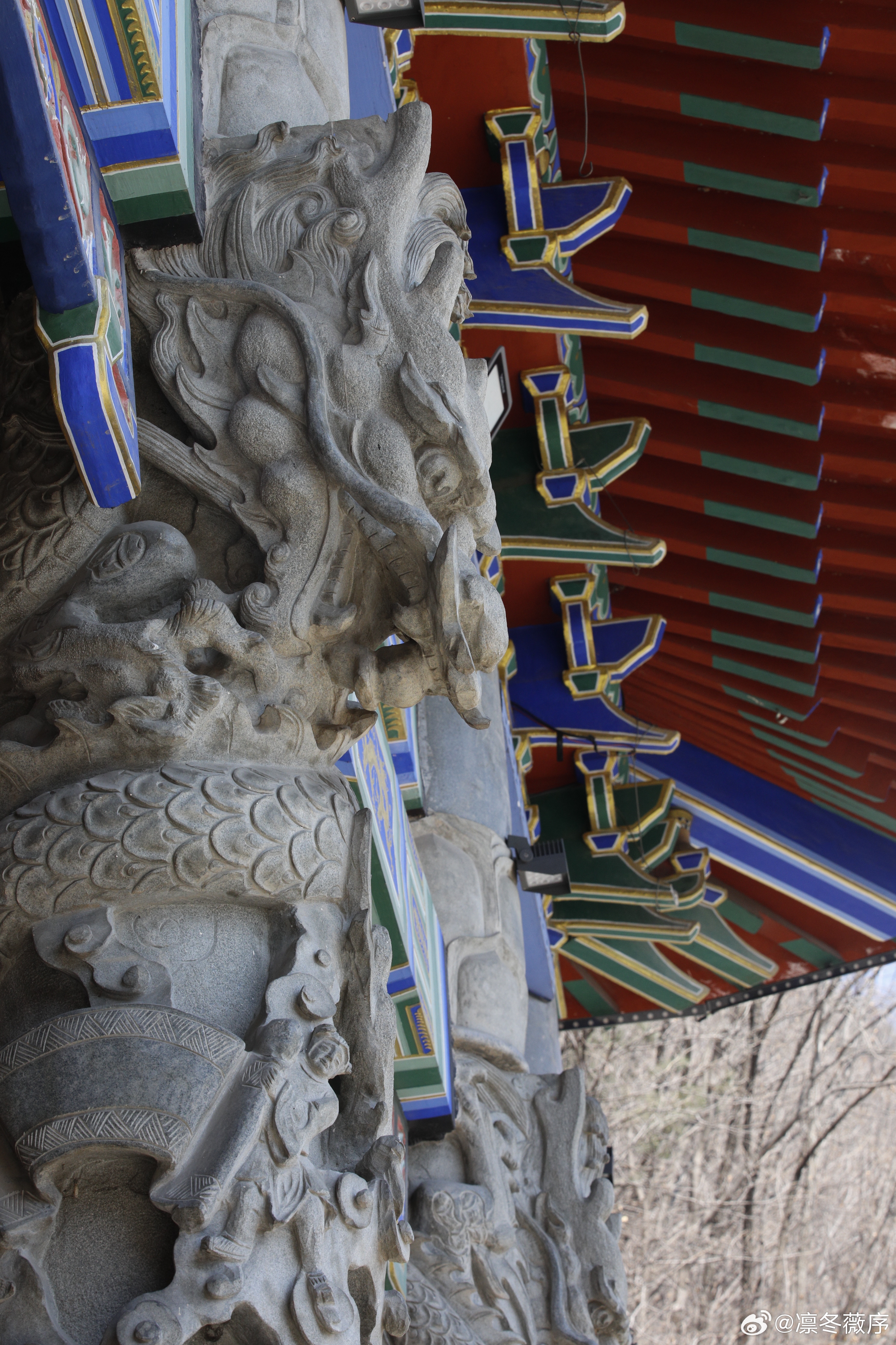 今日清明，踏春至铁刹山，登高寄思、诚心祈福，黑妈妈殿的香火袅袅，带着对先人的思念