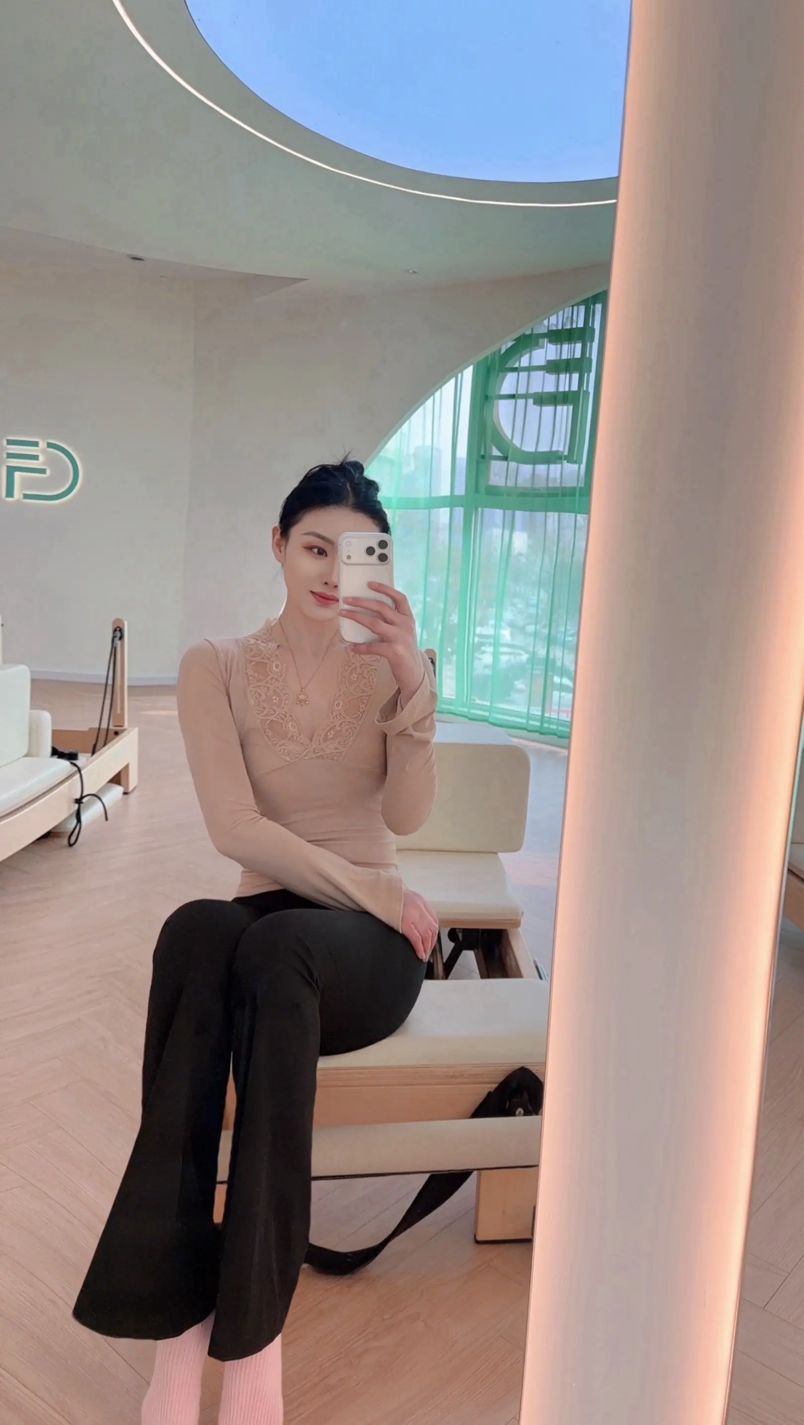 良好的身材藏着一个人的自律也是女人最高级的姿态，被看得见美好，背后都是...