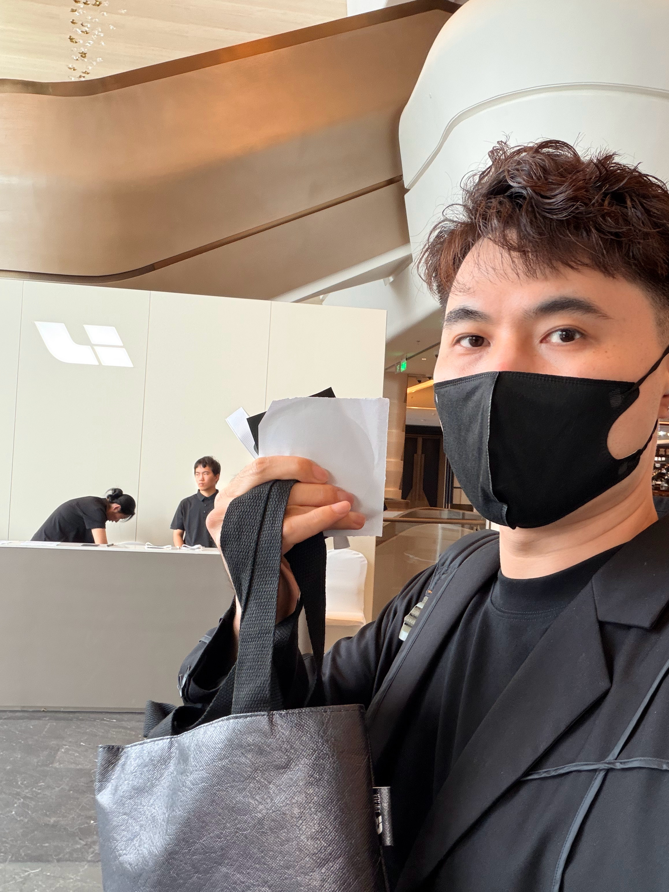 到北京啦，马上出发去现场，大家猜个价格吧？别太离谱就行全新理想L8上市理想汽车