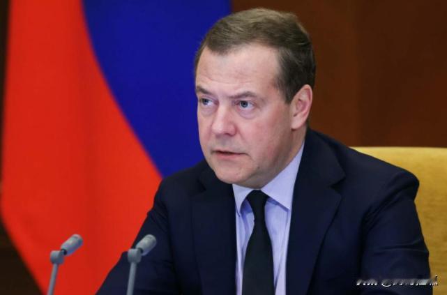 这次，梅德韦杰夫希望美国“赢”


北极的冰雪之下，暗流涌动。当特朗普再次抛出对