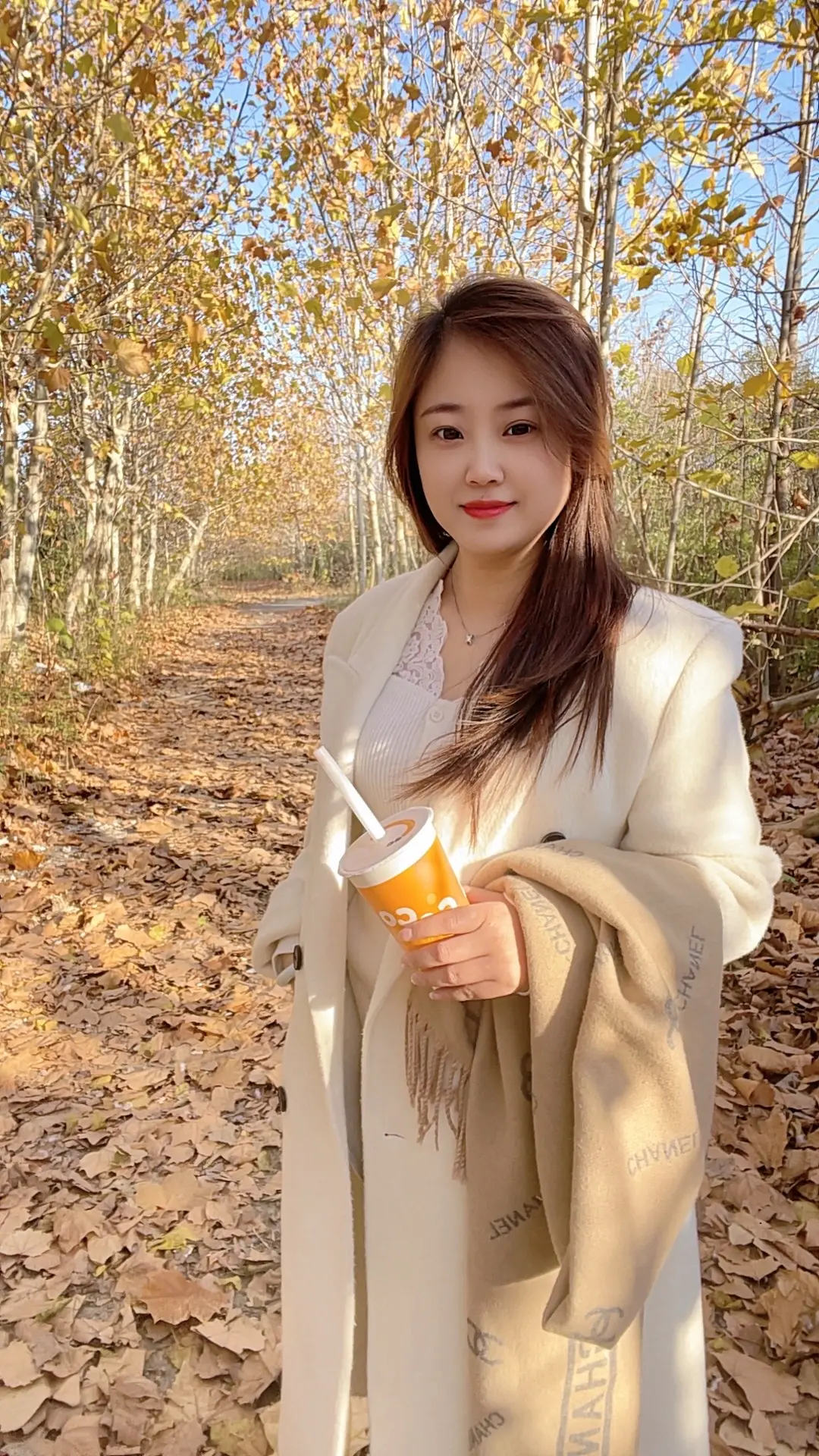 幸福要藏好 因为缺爱的人会破坏 不如你的人会眼红，嫉妒的人会造谣